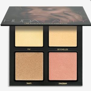Huda Beauty 3D Highlighter Palette in Golden Sands
